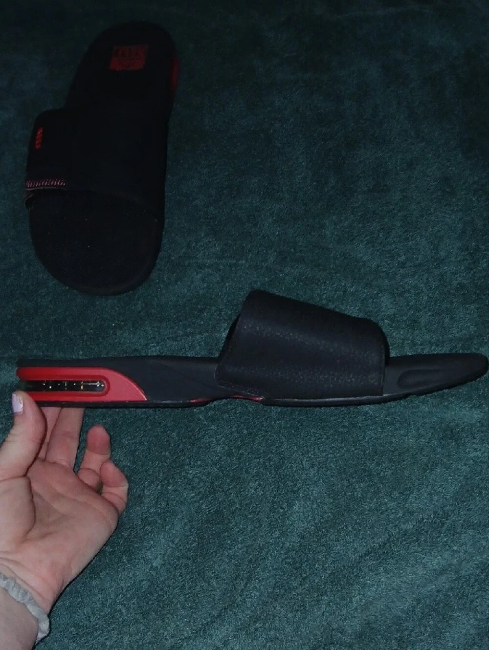 Reef Men’s Black & Red Fanning Slide Sandals Built In Bottle Opener Sz: 10
